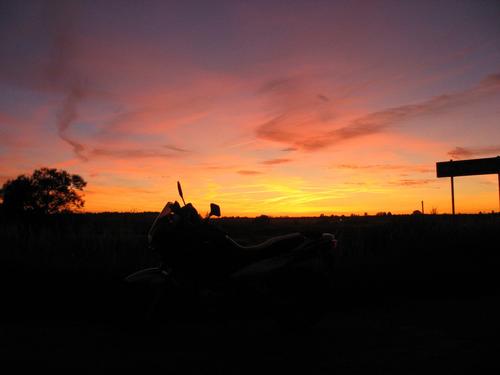 05 - Moto vakara gaismās