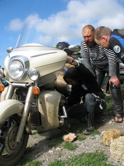 6d/03 - Jānis asistē hidrosajūga labošanā