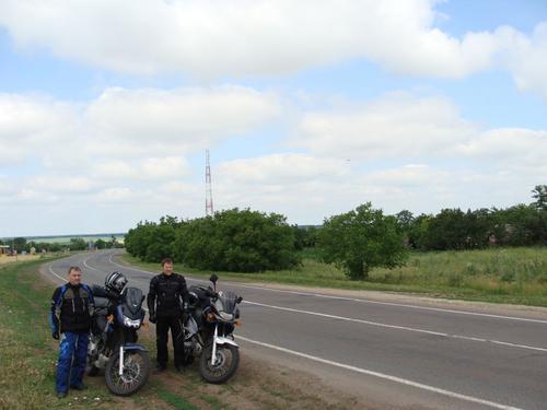 3d/09 - Kopbilde no ceļa staba