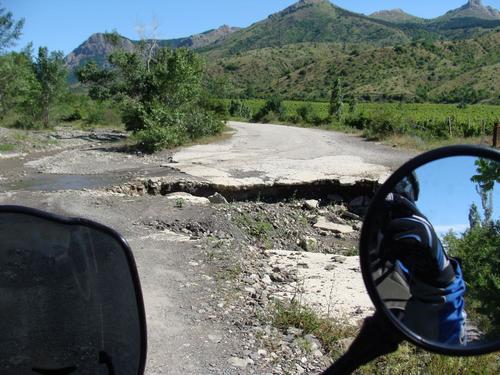 5d/05 - Krimas kalnu ceļu erozija