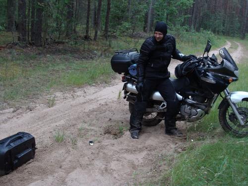 8d/03 - Viltīgās smiltis paņēma čumadānu ;-)